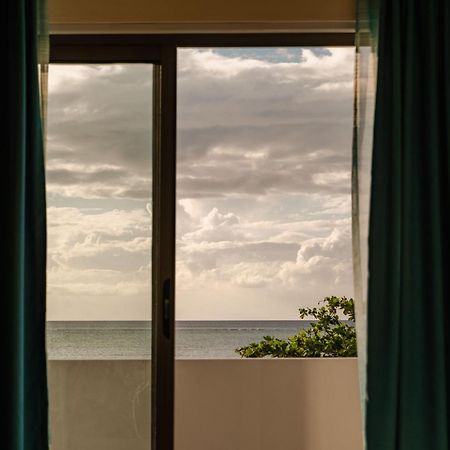 Stella Marris Beachfront Villa Pointe aux Sable 外观 照片