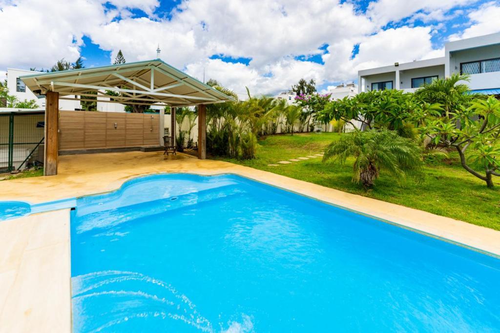 Stella Marris Beachfront Villa Pointe aux Sable 外观 照片