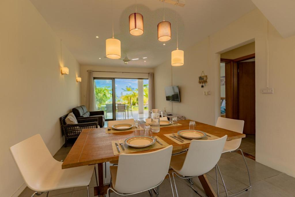 Stella Marris Beachfront Villa Pointe aux Sable 外观 照片